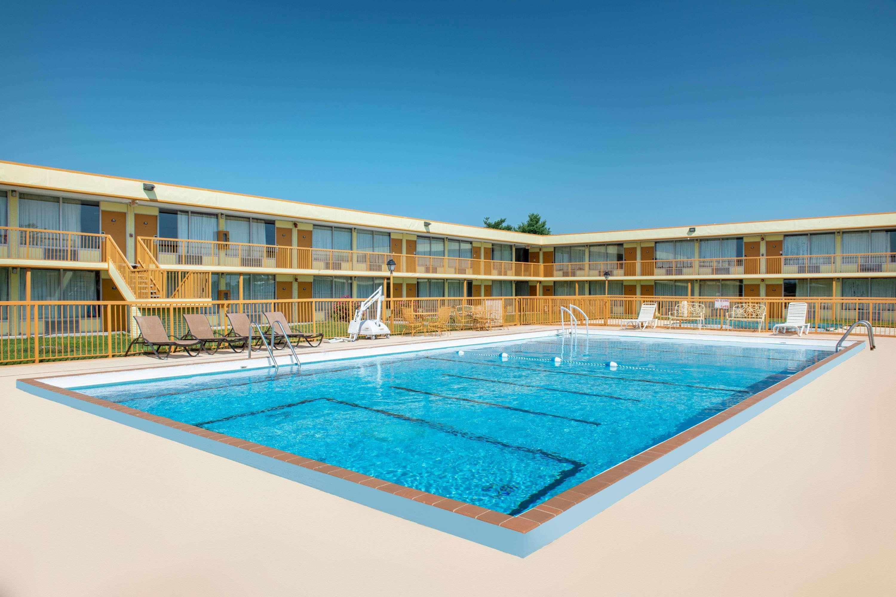 Days Inn By Wyndham Salem, Il Экстерьер фото