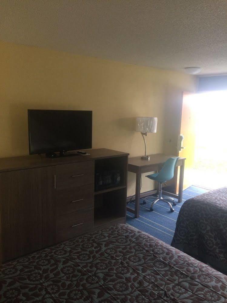 Days Inn By Wyndham Salem, Il Экстерьер фото