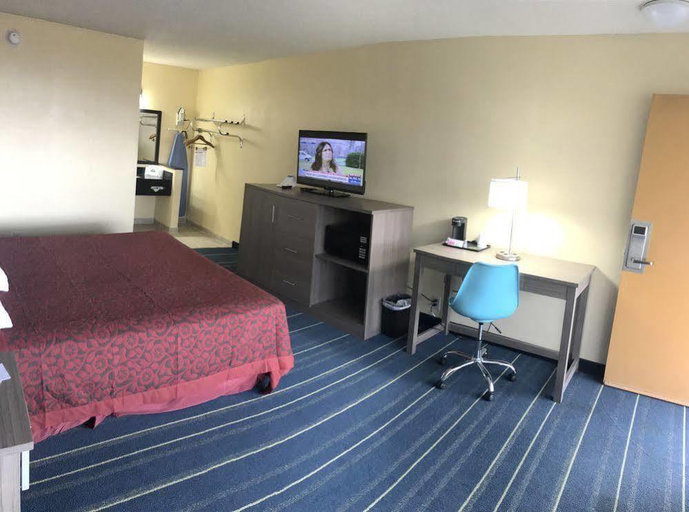 Days Inn By Wyndham Salem, Il Экстерьер фото